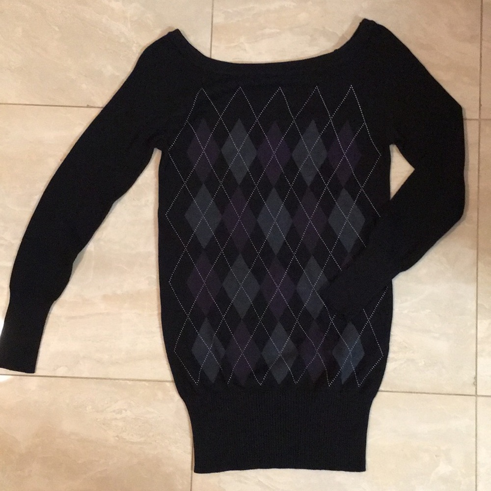 Wide off-shoulder tight-fitting sweater